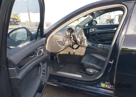 2015 Porsche Panamera E-Hybrid S z USA, uszkodzony, nr VIN WP0AD2A76FL040087